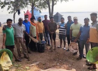 कोडार बांध खल्लारी मंदिर के रामघाट पर चलाया गया स्वच्छता अभियान msmd-01-3