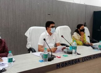 राईस मिलर्स के साथ ही हुई बैठक बारदाना शीघ्र जमा कराने के दिए निर्देश कलेक्टर ने meeting- bb