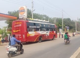 कार्यवाही-ज़िला प्रशासन की सतर्कता से पलायन कर रहे 81 श्रमिकों को पहुँचाया घर msmd-21-1