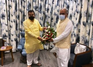 सीएम ने केन्द्रीय मंत्री गडकरी से की मुलाकात, 3 नये NH घोषित करने का किया आग्रह Met the transport minister