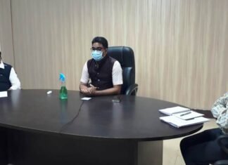 कोरोना की लड़ाई में व्यापारी-जिला प्रशासन का निर्णय,मास्क वालों को मिलेगा सामान bb-23-4