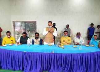 धान खरीदी केंद्र बड़गांव में चबूतरा निर्माण कार्य का भूमिपूजन किया संसदीय सचिव ने धान खरीदी केंद्र बड़गांव में चबूतरा निर्माण कार्य का भूमिपूजन किया संसदीय सचिव ने