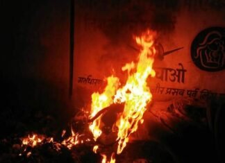 मौसम में आए बदलाव के कारण जगह-जगह जलने लगे अलाव मौसम में आए बदलाव के कारण जगह-जगह जलने लगे अलाव