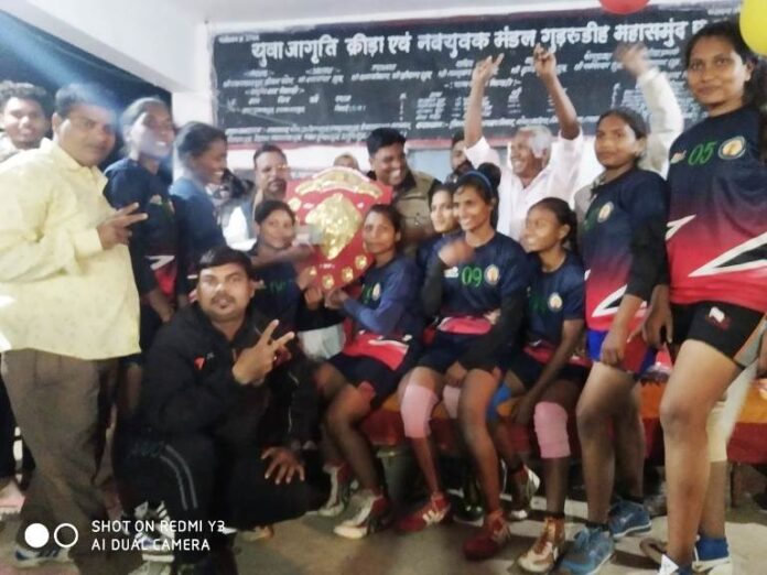 अन्तर्राज्यीय महिला एवं पुरुष कबड्डी स्पर्धा में महिला वर्ग से प्रगति क्लब रायपुर, पुरुष में जम्हर पिथौरा रहे प्रथम