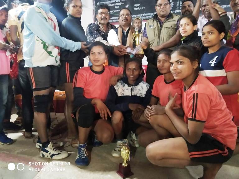 अन्तर्राज्यीय महिला एवं पुरुष कबड्डी प्रतियोगिता में महिला वर्ग से प्रगति क्लब रायपुर, पुरुष में जम्हर पिथौरा रहे प्रथम 