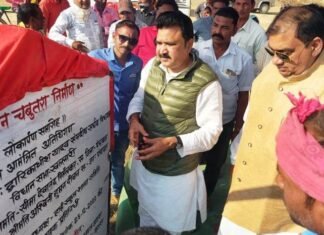 लाखों के विकास कार्यों का संसदीय सचिव ने किया भूमिपूजन व लोकार्पण लाखों के विकास कार्यों का संसदीय सचिव ने किया भूमिपूजन व लोकार्पण