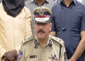 हैदराबाद में 21 मामलों का सीरियल किलर को पुलिस ने किया गिरफ्तार हैदराबाद में 21 मामलों का सीरियल किलर को पुलिस ने किया गिरफ्तार