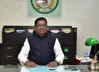 महासमुंद जिला के नए कलेक्टर डोमन सिंह ने संभाला पदभार महासमुंद जिला के नए कलेक्टर डोमन सिंह ने संभाला पदभार
