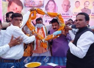 डुमरपाली में गुहा निषाद राज जयंती और भव्य मंड़ई मेला का हुआ आयोजन डुमरपाली में गुहा निषाद राज जयंती और भव्य मंड़ई मेला का हुआ आयोजन