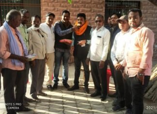 नवनियुक्त ब्लॉक अध्यक्षों ने संसदीय सचिव द्वारिकाधीश से की मुलाकात नवनियुक्त ब्लॉक अध्यक्षों ने संसदीय सचिव द्वारिकाधीश से की मुलाकात