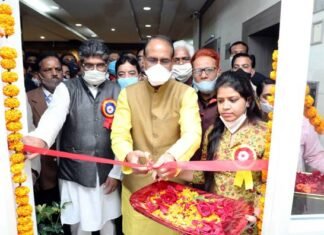 शासकीय सेवकों की पदोन्नति का सर्वसम्मत समाधान शीघ्र निकालेंगे CM चौहान शासकीय सेवकों की पदोन्नति का सर्वसम्मत समाधान शीघ्र निकालेंगे CM चौहान