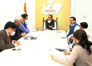 मुरैना जिले में शराब सेवन से मृत मामले में कलेक्टर,एसपी. को हटाने के दिए निर्देश मुरैना जिले में शराब सेवन से मृत मामले में कलेक्टर, एस.पी. के हटाने के दिए गए निर्देश