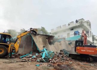 14 करोड़ की करीब 40 हजार वर्गफुट शासकीय भूमि अवैध कब्जे से हुई मुक्त 14 करोड़ की करीब 40 हजार वर्गफुट शासकीय भूमि अवैध कब्जे से हुई मुक्त