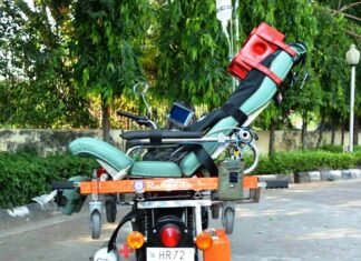 मोटर बाइक एम्बुलेंस ‘रक्षिता’ सीआरपीएफ को सौंपी डीआरडीओ ने मोटर बाइक एम्बुलेंस ‘रक्षिता’ सीआरपीएफ को सौंपी डीआरडीओ ने