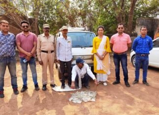 उड़ीसा निर्मित देशी शराब 70 नग हिरण छाप के एक व्यक्ति गिरफ्तार उड़ीसा निर्मित देशी शराब 70 नग हिरण छाप के एक व्यक्ति गिरफ्तार