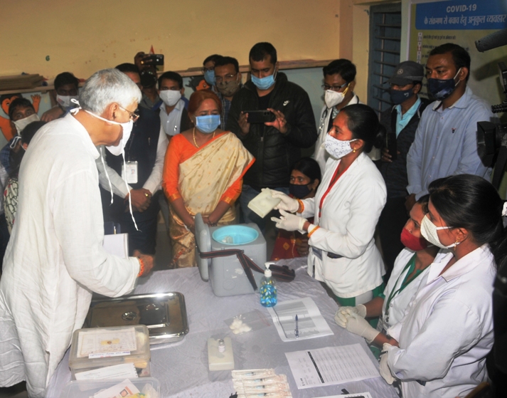 कोरोना वैक्सीनेशन के ड्राई रन प्रक्रिया का किया निरीक्षण किया स्वास्थ मंत्री ने 