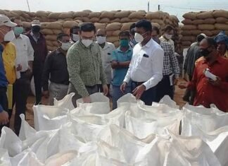 खाद्य सचिव ने रायपुर जिले के धान खरीदी केन्द्रों का किया आकस्मिक निरीक्षण खाद्य सचिव ने रायपुर जिले के धान खरीदी केन्द्रों का किया आकस्मिक निरीक्षण