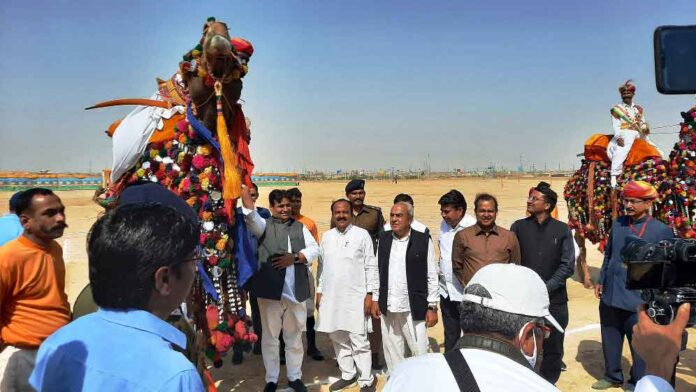 मरु महोत्सव में रेगिस्तान के जहाज ऊँटों की भागीदारी से जुड़ी स्पर्धाओं के नाम रहा