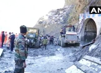 तपोवन रैनी बिजली परियोजना में बचाव कार्य जारी अबतक 14 शव किए गए बरामद तपोवन रैनी बिजली परियोजना में बचाव कार्य जारी अबतक 14 शव किए गए बरामद