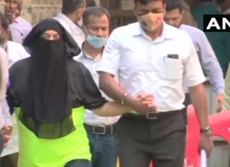 गैंगस्टर रवि पुजारी 9 मार्च तक रहेगे पुलिस हिरासत में, कोर्ट ने दिया आदेश गैंगस्टर रवि पुजारी 9 मार्च तक रहेगे पुलिस हिरासत में, कोर्ट ने दिया आदेश