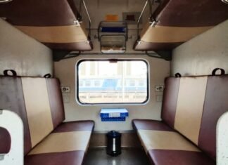 अगरतला स्पेशल राजधानी एक्सप्रेस के डिब्बों को तेजस स्लीपर कोच में बदलेगे अगरतला स्पेशल राजधानी एक्सप्रेस के डिब्बों को तेजस स्लीपर कोच में बदलेगे