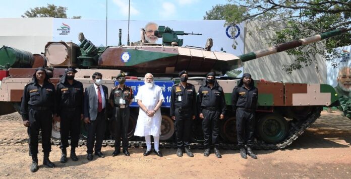 अर्जुन मेन बैटल टैंक (एमके-1ए) सौंपा सेना को प्रधानमंत्री मोदी ने