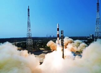 इसरो ने सफलतापूर्वक PSLV-C51 को किया लॉन्च इसके साथ गए 18 अन्य उपग्रह इसरो ने सफलतापूर्वक PSLV-C51 को किया लॉन्च इसके साथ गए 18 अन्य उपग्रह