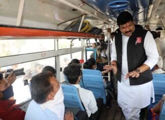 2 दर्जन यात्री बसों का औचक निरीक्षण 11 बसें जप्त, 6 के फिटनेस प्रमाण-पत्र निरस्त 2 दर्जन यात्री बसों का औचक निरीक्षण 11 बसें जप्त, 6 के फिटनेस प्रमाण-पत्र निरस्त