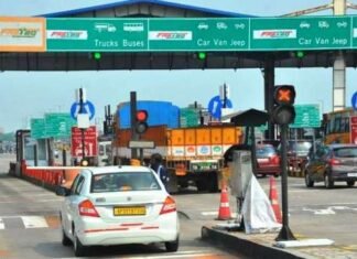 फास्टैग के जरिए राजस्व में हुई वृद्धि,राजमार्गों पर यातायात की आवाजाही होने से राजमार्गों पर यातायात की आवाजाही होने से फास्टैग के जरिए राजस्व में हुई वृद्धि