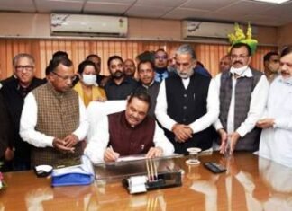 अनुसूचित जाति के राष्ट्रीय आयोग के अध्यक्ष का पदभार संभाला विजय सांपला ने अनुसूचित जाति राष्ट्रीय आयोग के अध्यक्ष का पदभार संभाला विजय सांपला ने