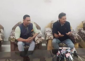 कीर्ति आजाद पूर्व क्रिकेटर ने देखा सिरपुर,अब गांव से भी निकल रहे हैं अच्छे क्रिकेटर कीर्ति आजाद पूर्व क्रिकेटर ने देखा सिरपुर,अब गांव से भी निकल रहे हैं अच्छे क्रिकेटर
