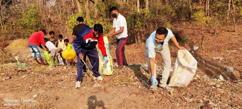 प्लास्टिक कचरा सफाई अभियान में जनप्रतिनिधि-सामाजिक संगठनो ने दिया योगदान