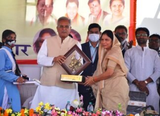 डॉ खूबचंद बघेल छत्तीसगढी संस्कृति को बढ़ावा देने के प्रबल पक्षधर रहे है-CM बघेल डॉ खूबचंद बघेल छत्तीसगढी संस्कृति को बढ़ावा देने के प्रबल पक्षधर रहे है-CM बघेल