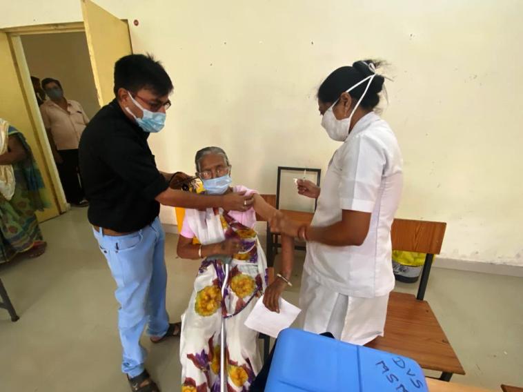 जिले के नगरीय क्षेत्र के सरकारी अस्पतालों में निःशुल्क लगेंगे कोविड-19 के टीके