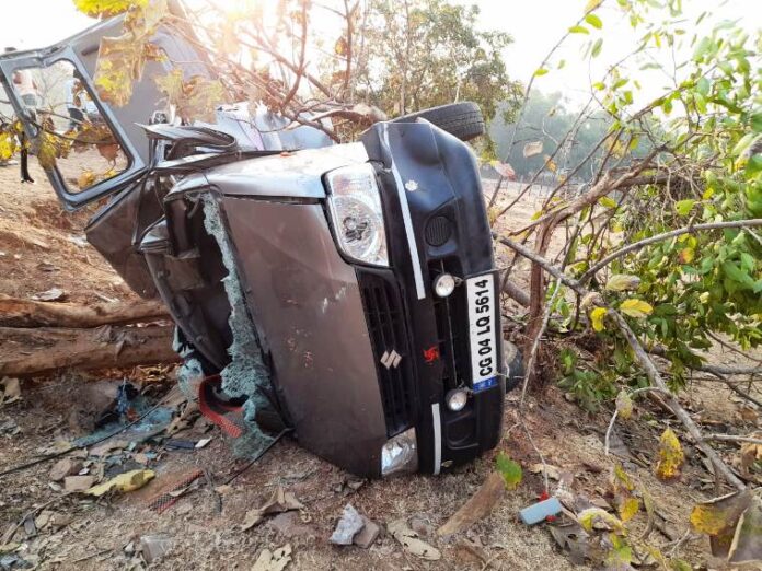 फिंगेश्वर सरगी नाला के पहले वाहन दुर्घटना से पार्षद पति की मौत