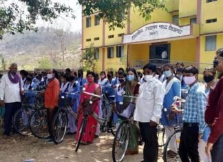 सरस्वती सायकल वितरण योजना के तहत बांटे गए 68 छात्राओं को सायकल सरस्वती सायकल वितरण योजना के तहत बांटे गए 68 छात्राओं को सायकल