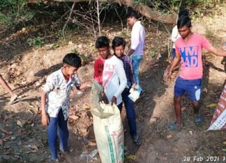 चम्पई माता पर्यटन क्षेत्र में स्वच्छता जागरूकता अभियान”द एनजॉय ग्रुप” व् “हमर भुइँया” द्वारा चम्पई माता में स्वच्छता जागरूकता अभियान"द एनजॉय ग्रुप" व् "हमर भुइँया" द्वारा