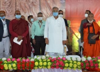 सीएम बघेल ने कहा मैं सभी धर्म व पंथ का सम्मान समान रुप से सम्मान करता हूं-सिरपुर बौद्व महोत्सव एवं शोध संगोष्ठी सीएम बघेल ने कहा मैं सभी धर्म व पंथ का सम्मान समान रुप से सम्मान करता हूं