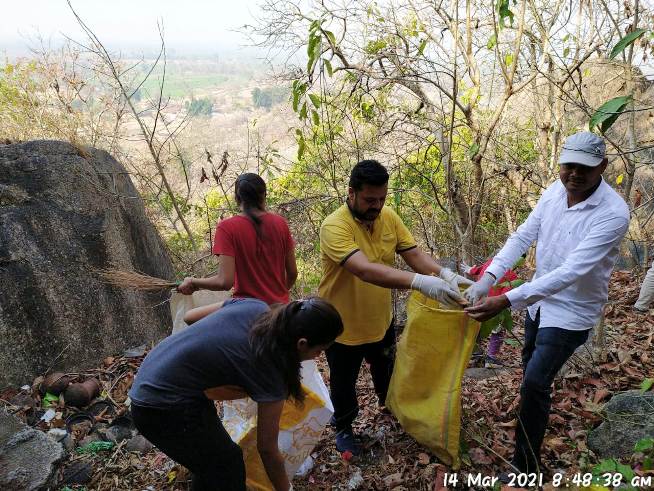 प्लास्टिक मुक्त हुआ मुंगईमाता परिक्षेत्र The enjoy group व् हमर भुइँया के द्वारा 