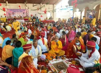 बिरकोनी व् खल्लारी में 95 नव-दम्पति बंधे विवाह के बंधन में बिरकोनी व् खल्लारी में 95 नव-दम्पति बंधे विवाह के बंधन में