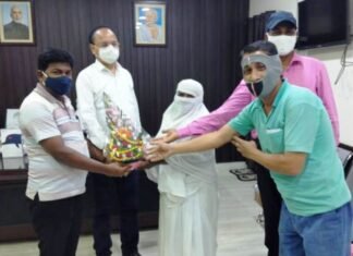 गरीबी, आर्थिक तंगी व् कोरोनाकाल में पाई-पाई जोड़कर मकान टैक्स जमा की चंद्रभागा बाघ गरीबी, आर्थिक तंगी व् कोरोनाकाल में पाई-पाई जोड़कर टैक्स जमा की चंद्रभागा बाघ