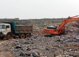 खनिज विभाग की 6 टीम जिलों में कर रही ताबड़तोड़ जांच 11 वाहन किए गए जब्त खनिज विभाग की 6 टीम जिलों में कर रही ताबड़तोड़ जांच 11 वाहन किए गए जब्त