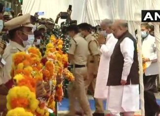 जगदलपुर पहुचें केंद्रीय गृह मंत्री अमित शाह,शहीदों को दी श्रद्धांजलि जगदलपुर पहुचें केंद्रीय गृह मंत्री अमित शाह,शहीदों को दी श्रद्धांजलि