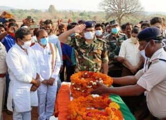 वीर शहीद दीपक भारद्वाज,जगतराम कंवर व् रमाशंकर पैकरा को दी गई अंतिम विदाई वीर शहीद दीपक भारद्वाज,जगतराम कंवर व् रमाशंकर पैकरा को दी गई अंतिम विदाई