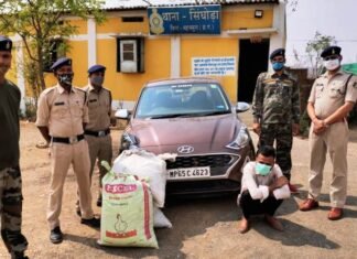 होण्डाई कार में 60 कि0ग्रा0 गांजा के साथ एक MP का एक व्यक्ति गिरफ्तार होण्डाई कार में 60 कि0ग्रा0 गांजा के साथ एक MP का एक व्यक्ति गिरफ्तार