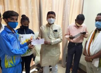 खिलाड़ियों के कड़ी मेहनत से जिले के साथ ही प्रदेश का नाम होता है रोशन- संसदीय सचिव खिलाड़ियों के कड़ी मेहनत से जिले के साथ ही प्रदेश का नाम होता है रोशन- संसदीय सचिव