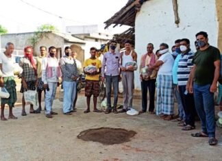 कलार समाज सेवा मंच ने सूखा राशन एंव हरी सब्जियों का किया वितरण कलार समाज सेवा मंच ने सूखा राशन एंव हरी सब्जियों का किया वितरण