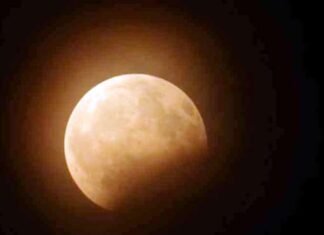 भारत में चंद्रोदय के तत्काल बाद ग्रहण,देश के कुछ हिस्सों में देगा दिखाई भारत में चंद्रोदय के तत्काल बाद ग्रहण,देश के कुछ हिस्सों में देगा दिखाई