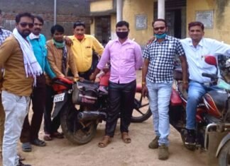 कोरोना काल में पशुपालक कृत्रिम गर्भाधान कार्यकर्ता के सेवाओं से है खुश कोरोना काल में पशुपालक कृत्रिम गर्भाधान कार्यकर्ता के सेवाओं से है खुश