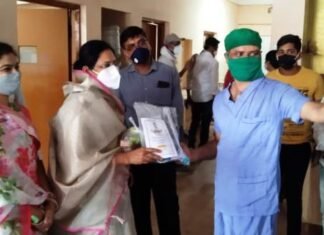 झीरम घाटी में शहीद योगेंद्र शर्मा सहित शहीदों को किया गया श्रद्धा सुमन अर्पित झीरम घाटी में शहीद योगेंद्र शर्मा सहित शहीदों को किया गया श्रद्धा सुमन अर्पित